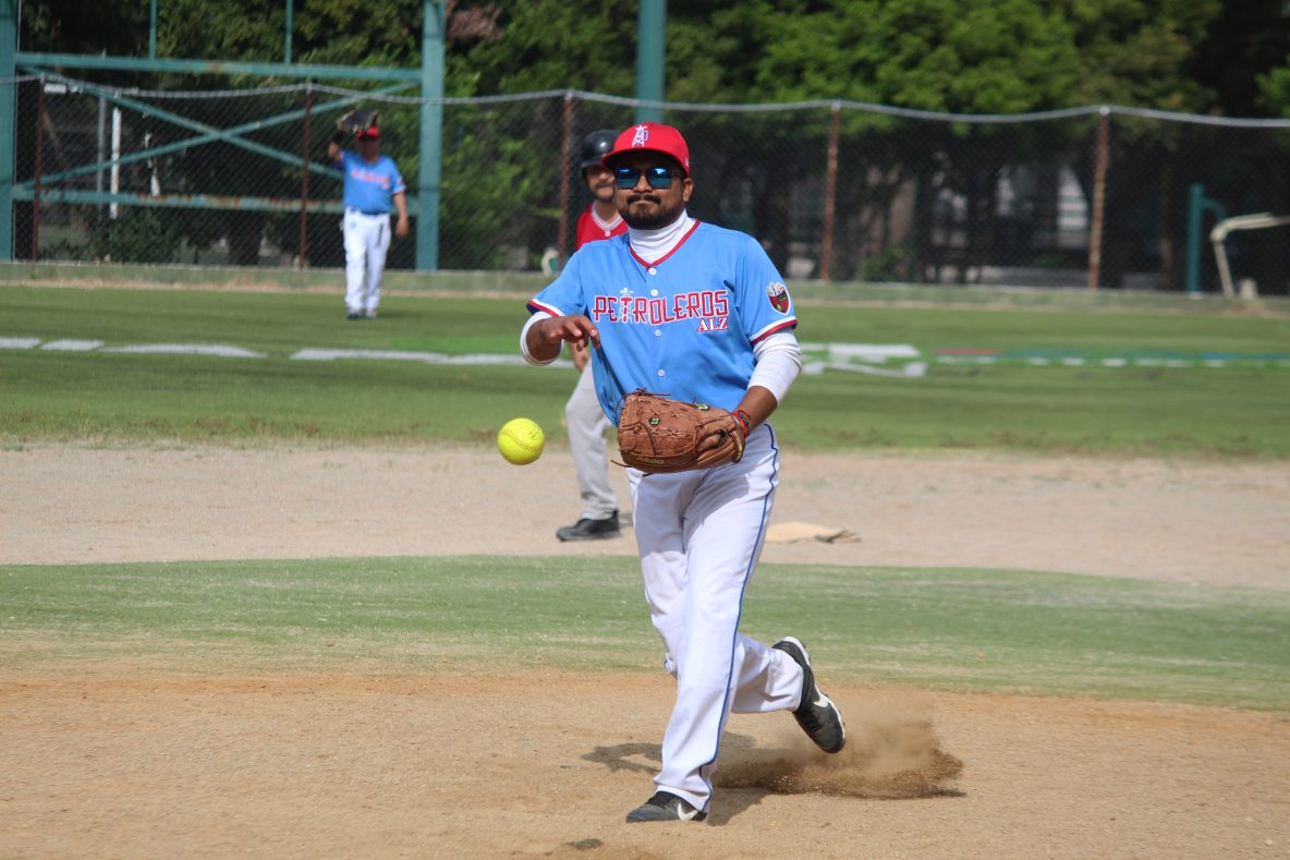 Manuel Cruz Gutiérrez ( Pictcher )